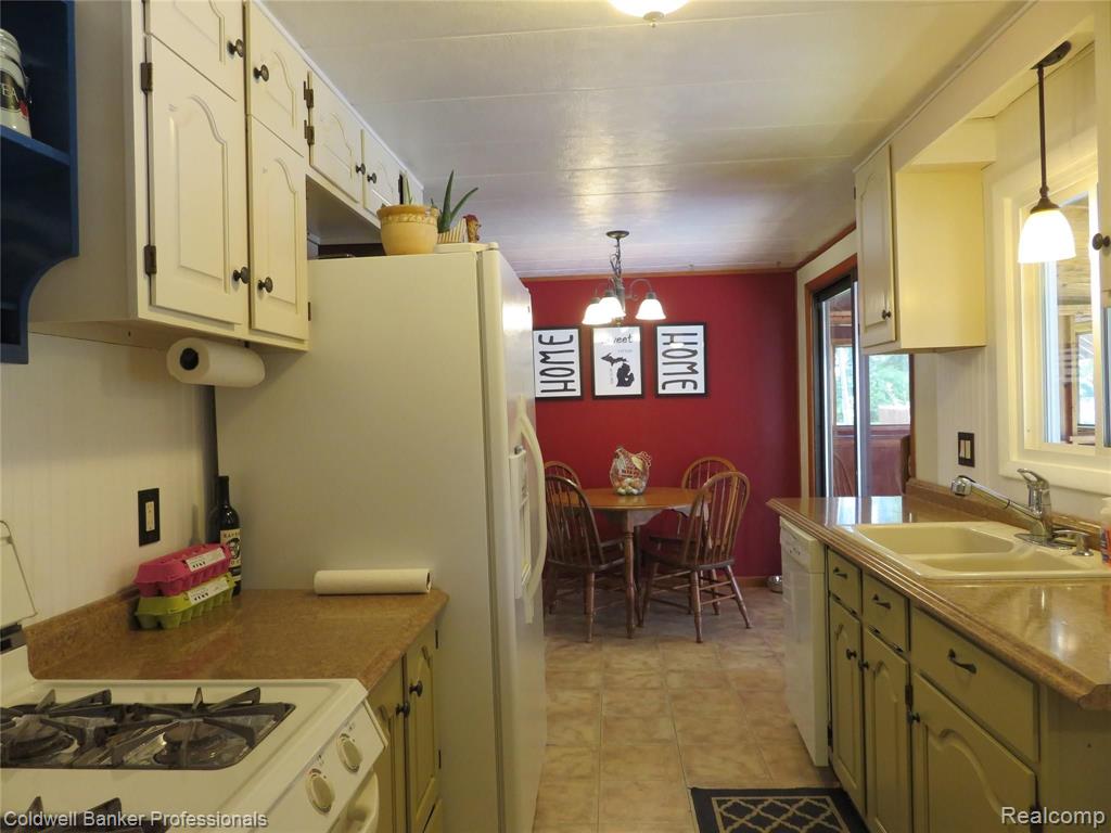 684 Green Street Perry, MI 48872 - Photo 13 of 33