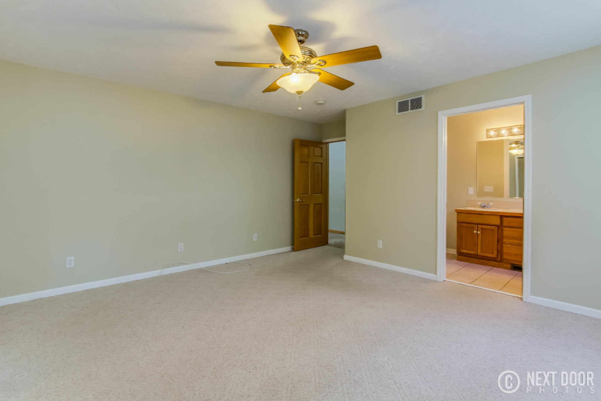 16777 Bridlepath Spring Lake, MI 49456 - Photo 17 of 35 16777 Bridlepath_0060Blended