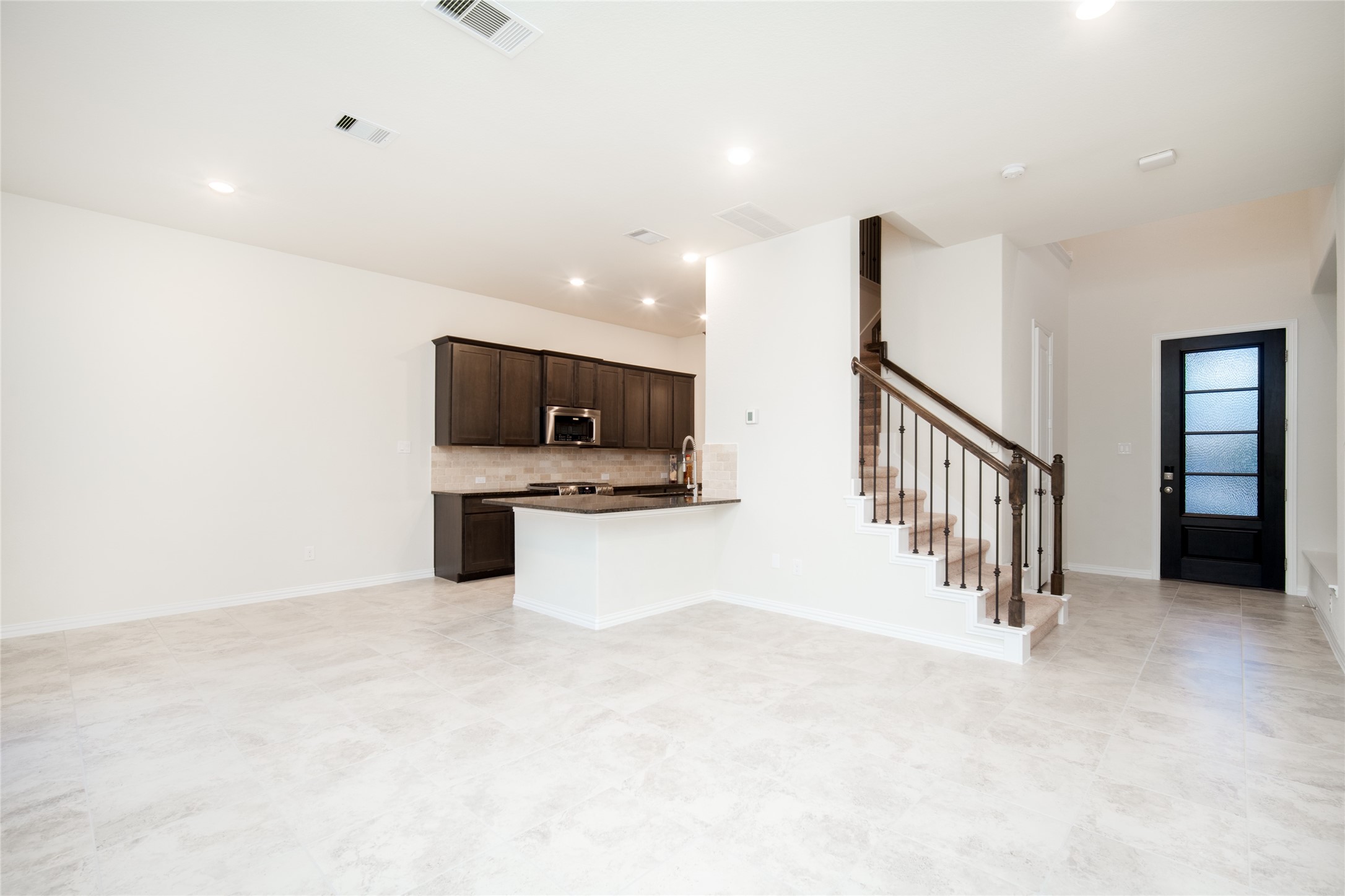 1634 Ryon Falls Drive Richmond, TX 77469 - Photo 8 of 33