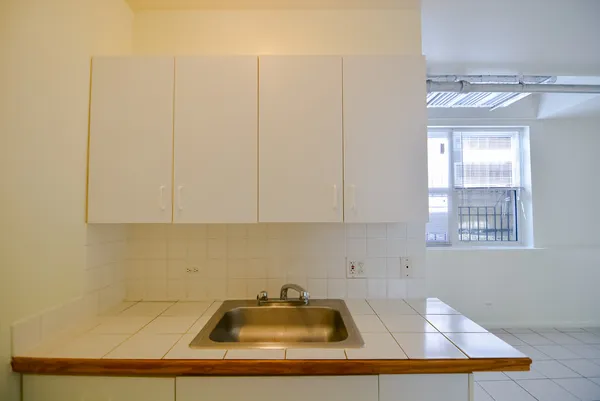 $1,300 | 4241 North Kenmore Avenue, Unit G6, Chicago, IL 60613