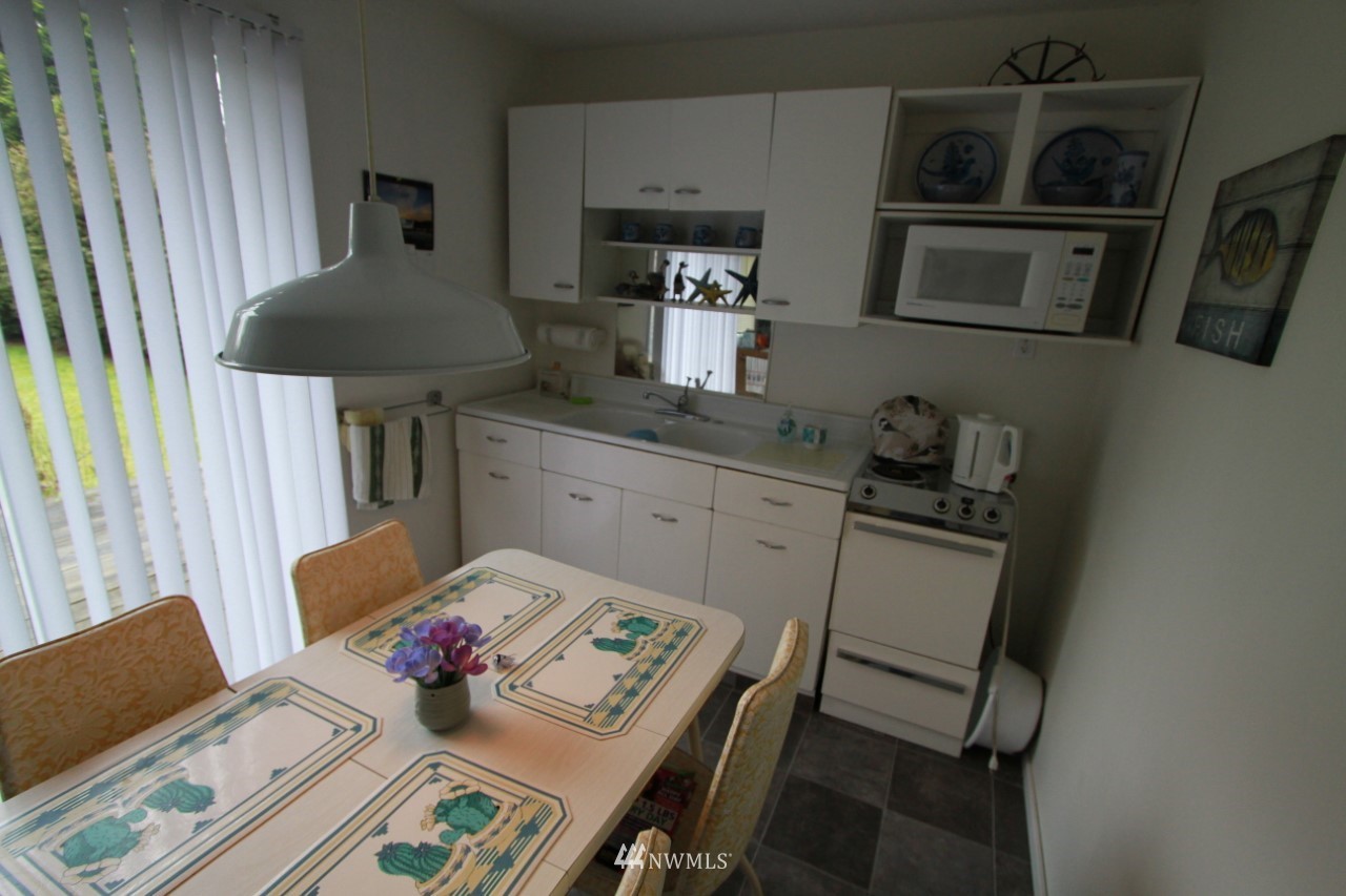 464 Marsh Road Point Roberts, WA 98281 - Photo 6 of 11 Gallery Image 6