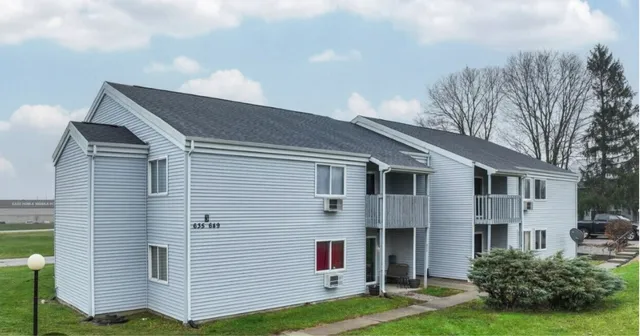 $831 | 636 Berry Lane, Kendallville, IN 46755