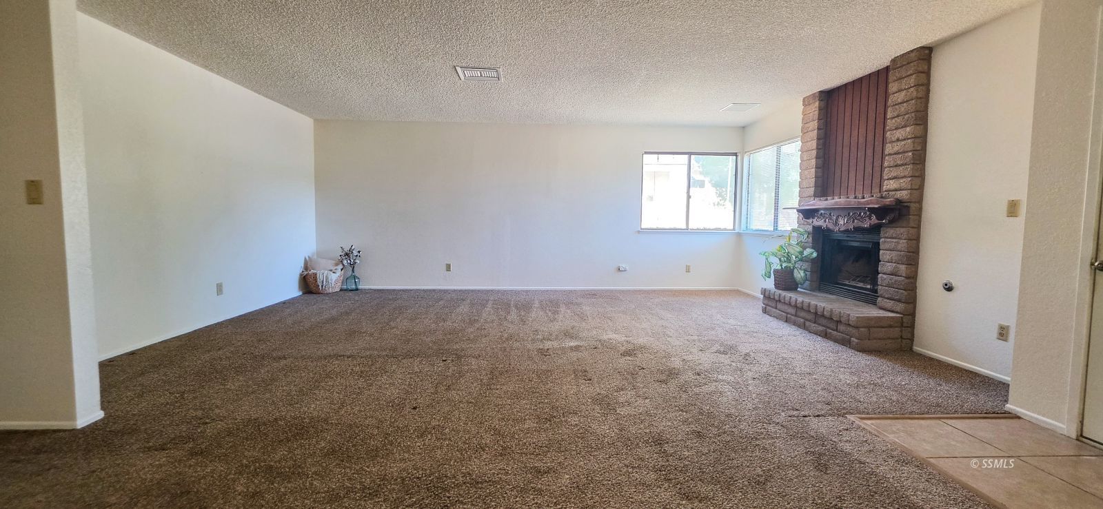 924 Kinnett Avenue Ridgecrest, CA 93555 - Photo 3 of 14
