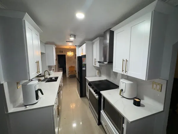 $4,500 | 6704 Inwood, North Lauderdale, FL 33068