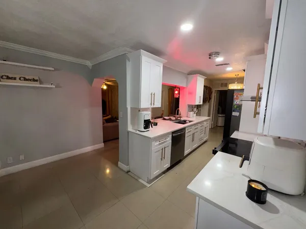 $4,500 | 6704 Inwood, North Lauderdale, FL 33068