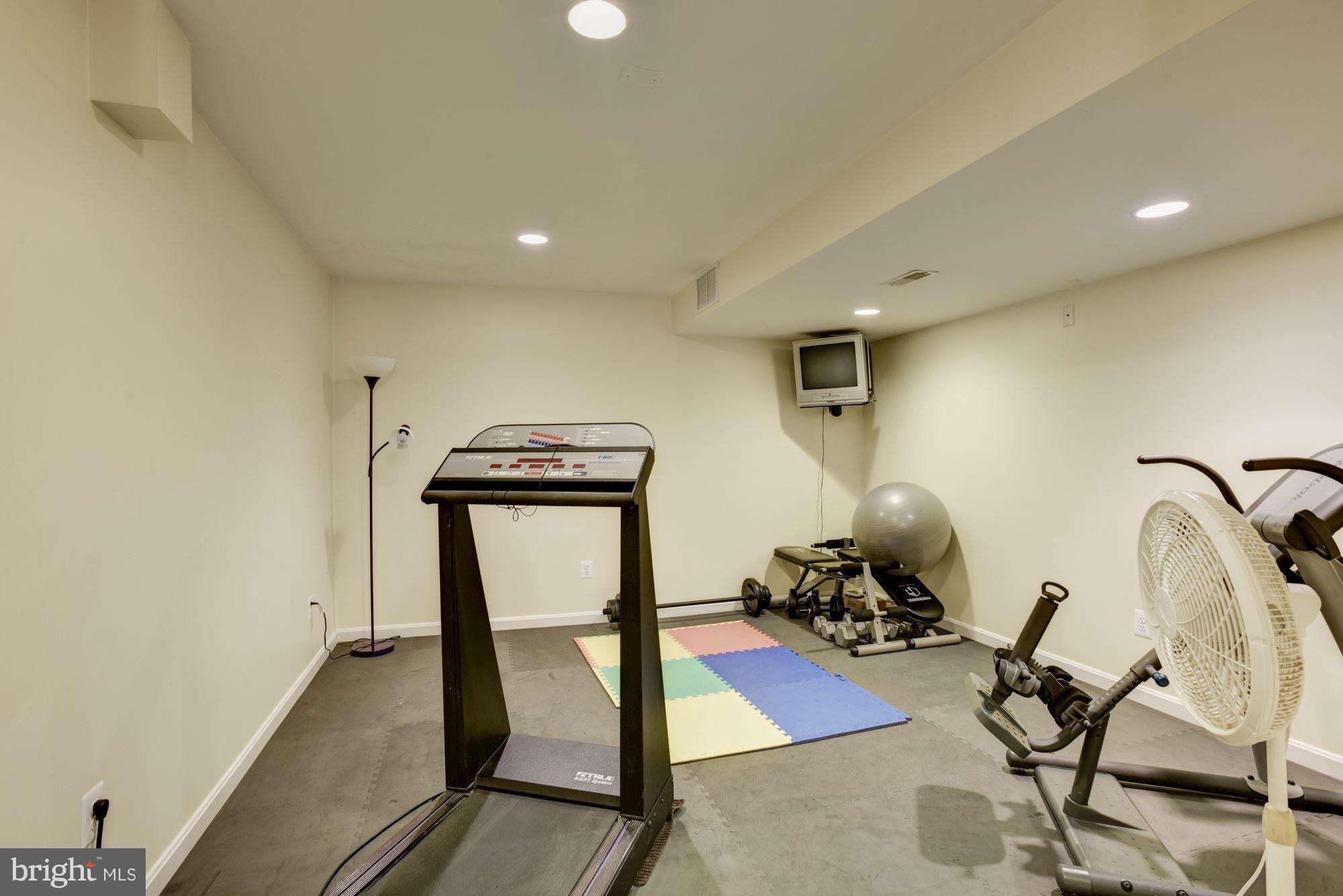 3842 Devonshire Road Hampstead, MD 21074 - Photo 25 of 30 fitness room