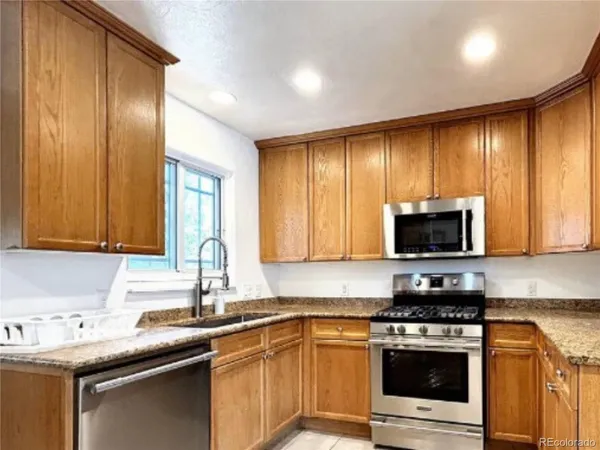 $2,700 | 13121 East 31st Avenue, Aurora, CO 80011