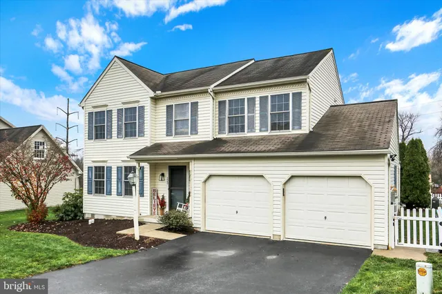 $460,000 | 123 Graystone Drive, Hummelstown, PA 17036