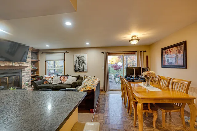 $339,900 | 1715 Riverwood Drive, Algonquin, IL 60102