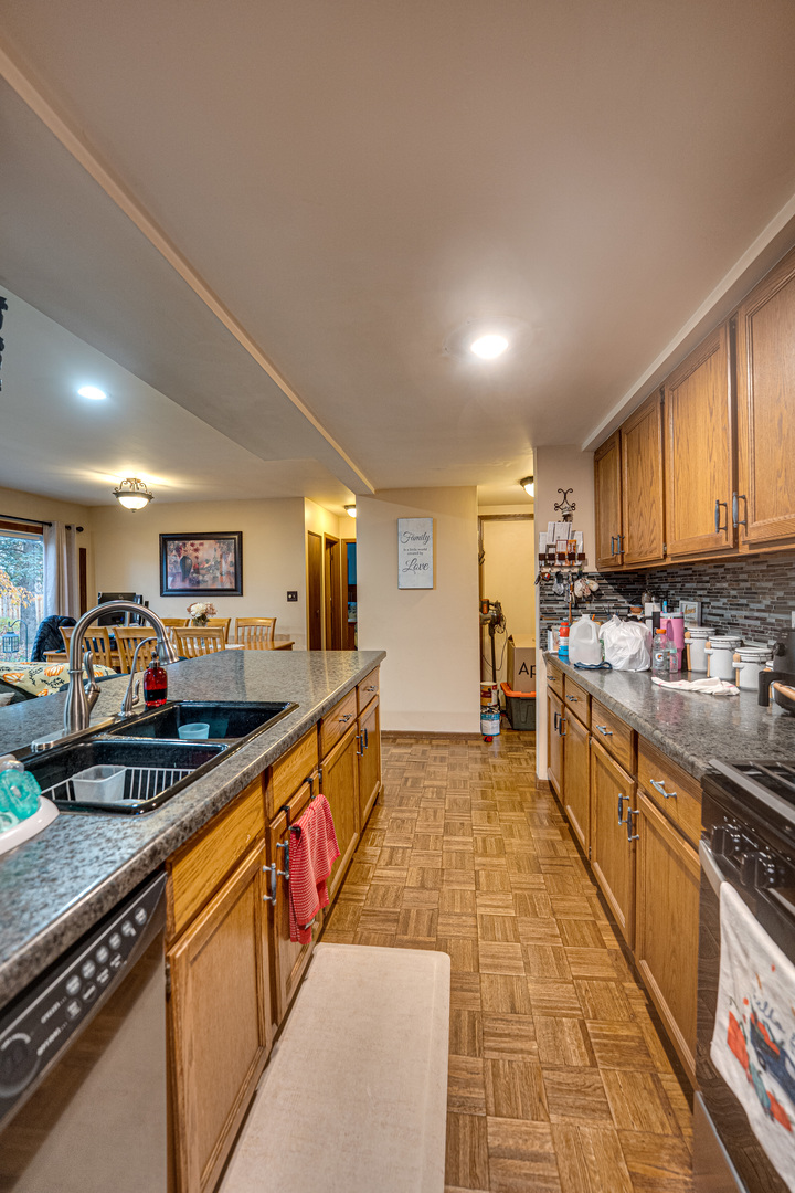 1715 Riverwood Drive Algonquin, IL 60102 - Photo 10 of 23