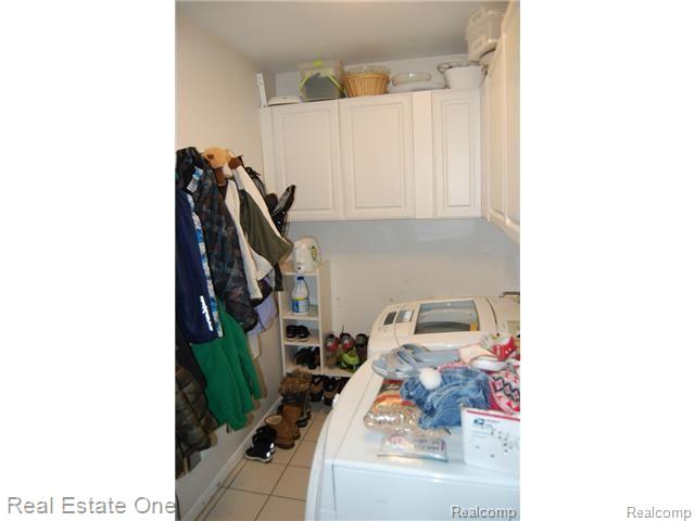 4857 Cullen Road Fenton, MI 48430 - Photo 8 of 19 8.jpg