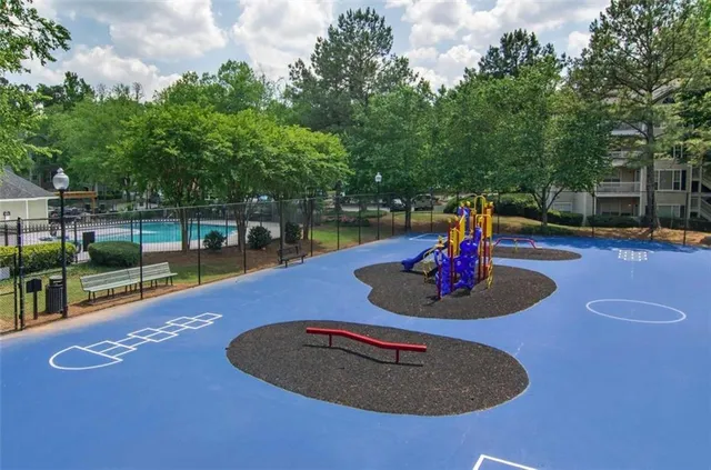 $1,910 | 9200 Roberts Drive, Unit 5504, Sandy Springs, GA 30350