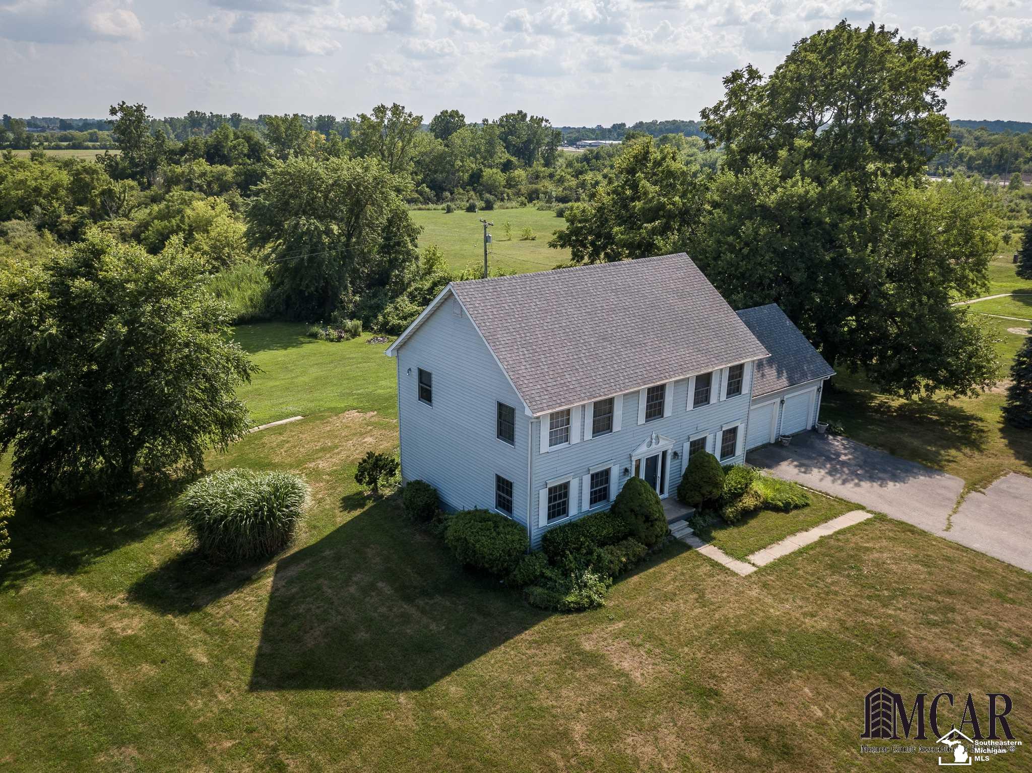 4020 Dauncy Road Flat Rock, MI 48134 - Photo 2 of 25 21480963-1.JPG