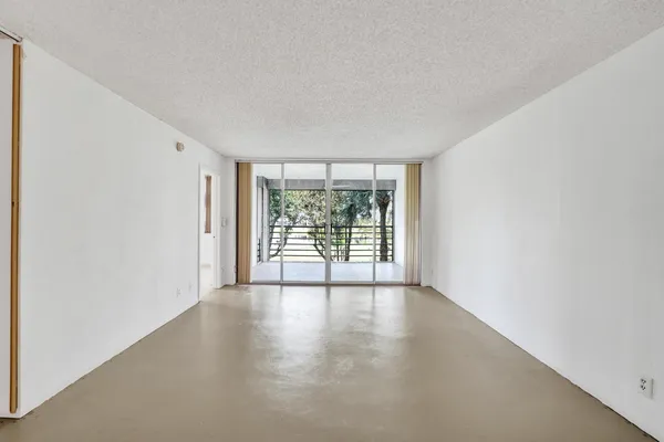 $259,900 | 1811 Sabal Palm Drive, Unit 203, Davie, FL 33324