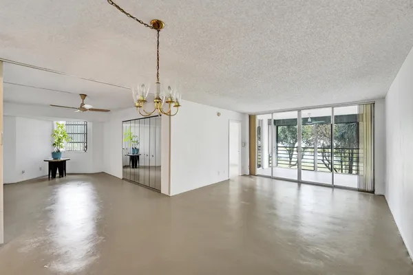 $259,900 | 1811 Sabal Palm Drive, Unit 203, Davie, FL 33324