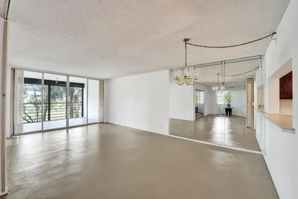 $259,900 | 1811 Sabal Palm Drive, Unit 203, Davie, FL 33324