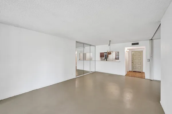 $259,900 | 1811 Sabal Palm Drive, Unit 203, Davie, FL 33324