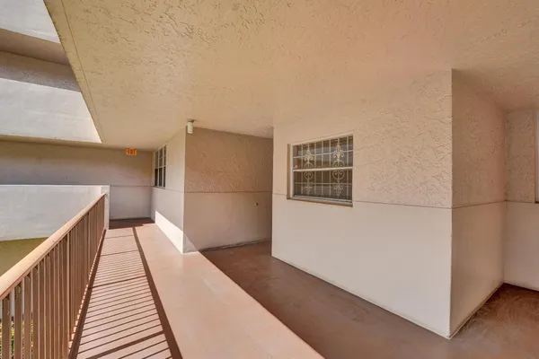 $259,900 | 1811 Sabal Palm Drive, Unit 203, Davie, FL 33324