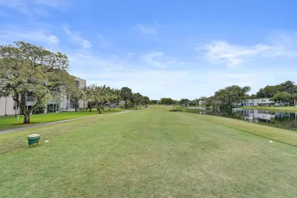 $259,900 | 1811 Sabal Palm Drive, Unit 203, Davie, FL 33324