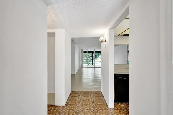 $259,900 | 1811 Sabal Palm Drive, Unit 203, Davie, FL 33324