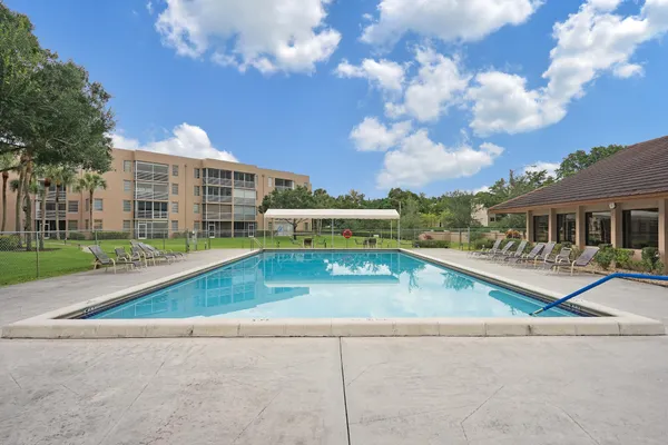 $259,900 | 1811 Sabal Palm Drive, Unit 203, Davie, FL 33324