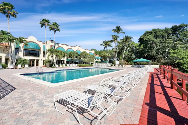 $259,900 | 1811 Sabal Palm Drive, Unit 203, Davie, FL 33324