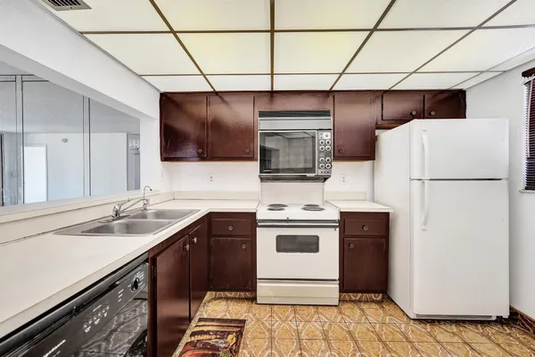 $259,900 | 1811 Sabal Palm Drive, Unit 203, Davie, FL 33324