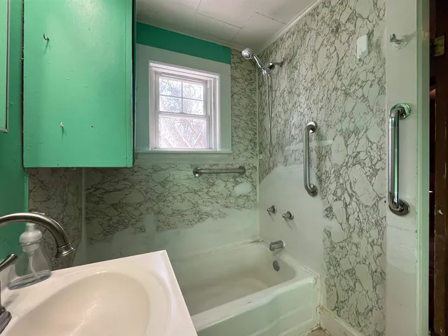 $200,000 | 113 Meadow Street, Littleton, NH 03561