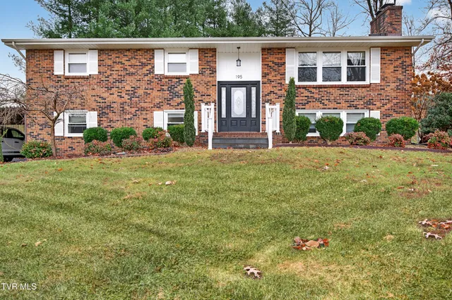 $369,900 | 195 Woodstock Lane, Bristol, VA 24201