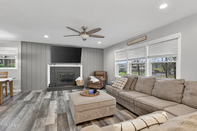 $369,900 | 195 Woodstock Lane, Bristol, VA 24201