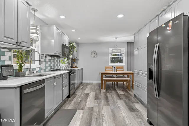 $369,900 | 195 Woodstock Lane, Bristol, VA 24201