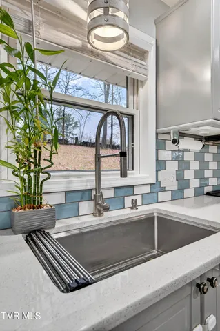 $369,900 | 195 Woodstock Lane, Bristol, VA 24201