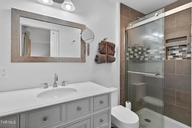 $369,900 | 195 Woodstock Lane, Bristol, VA 24201