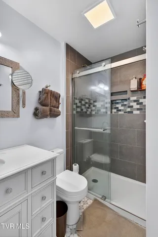 $369,900 | 195 Woodstock Lane, Bristol, VA 24201