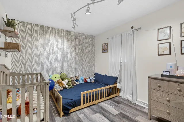 $369,900 | 195 Woodstock Lane, Bristol, VA 24201