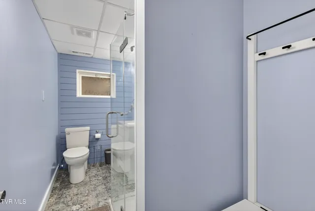 $369,900 | 195 Woodstock Lane, Bristol, VA 24201