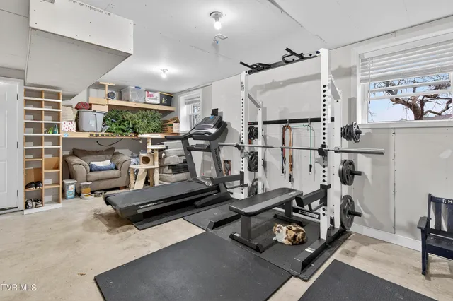 $369,900 | 195 Woodstock Lane, Bristol, VA 24201