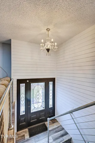 $369,900 | 195 Woodstock Lane, Bristol, VA 24201