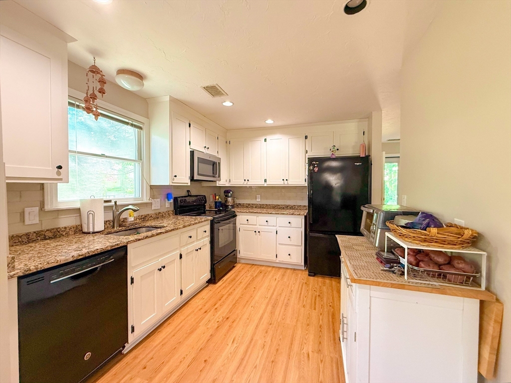 25 Westview Road, Unit 25 Natick, MA 01760 - Photo 8 of 18