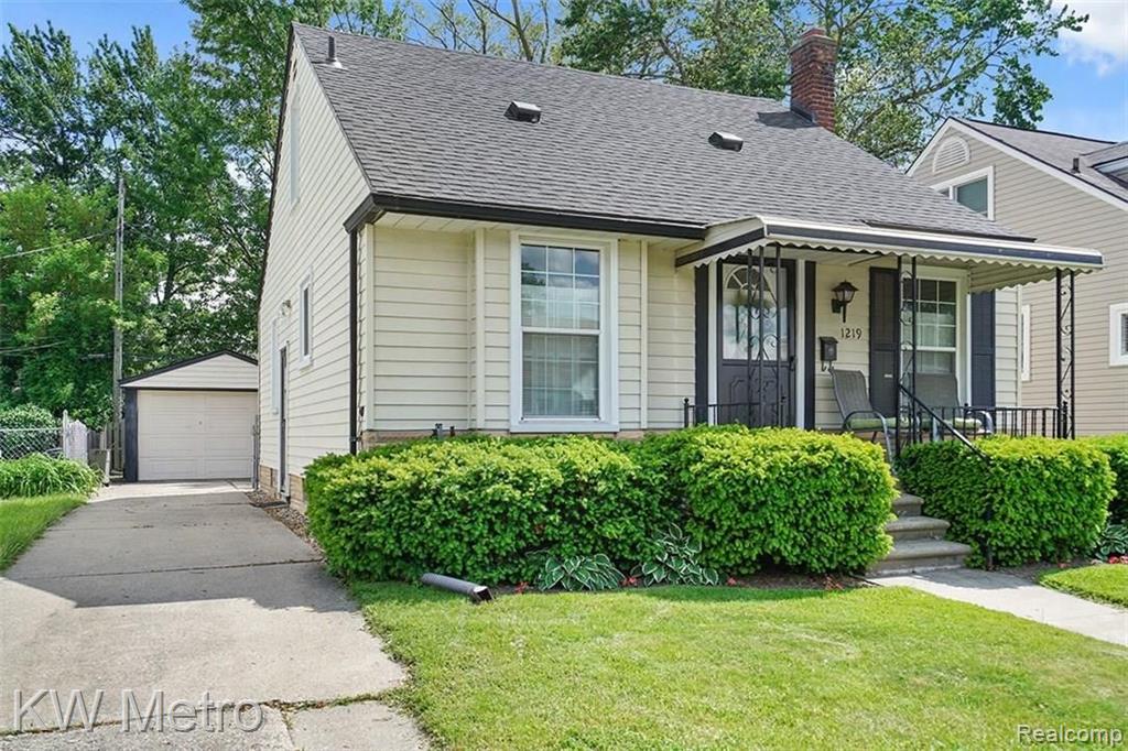 1219 Columbia Road Berkley, MI 48072 - Photo 2 of 16