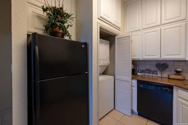 $329,900 | 20 Tapatio Drive East, Unit 305, Boerne, TX 78006