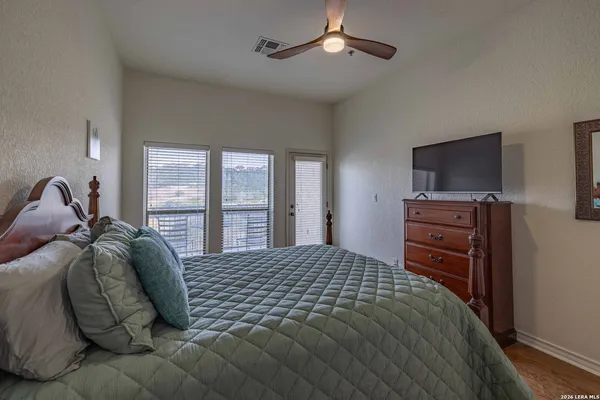 $329,900 | 20 Tapatio Drive East, Unit 305, Boerne, TX 78006