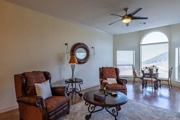 $329,900 | 20 Tapatio Drive East, Unit 305, Boerne, TX 78006