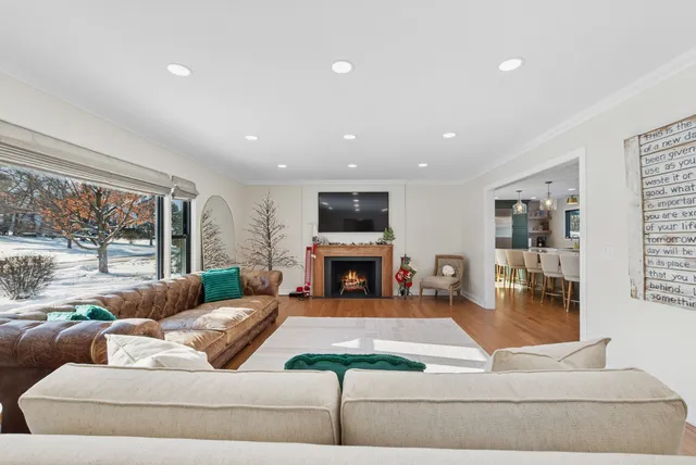 $899,000 | 22W364 Glen Park Road, Glen Ellyn, IL 60137