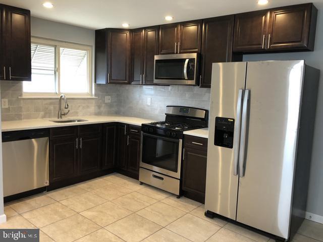 2849 Shipley Road Philadelphia, PA 19152 - Photo 3 of 18 Gallery Image 3