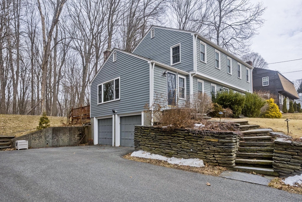 233 Franklin Road Longmeadow, MA 01106 - Photo 4 of 37