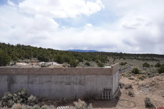 a close view of a toilet in a yard