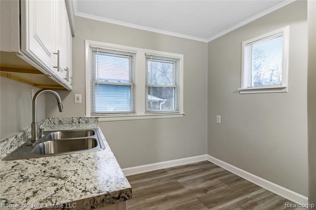 245 South Edith Street Pontiac, MI 48342 - Photo 9 of 21