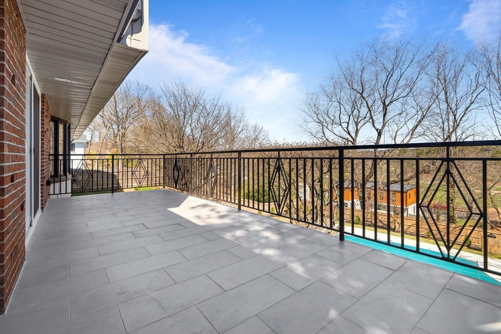 171 Shaw Road Brookline, MA 02467 - Photo 38 of 42 a view of a terrace