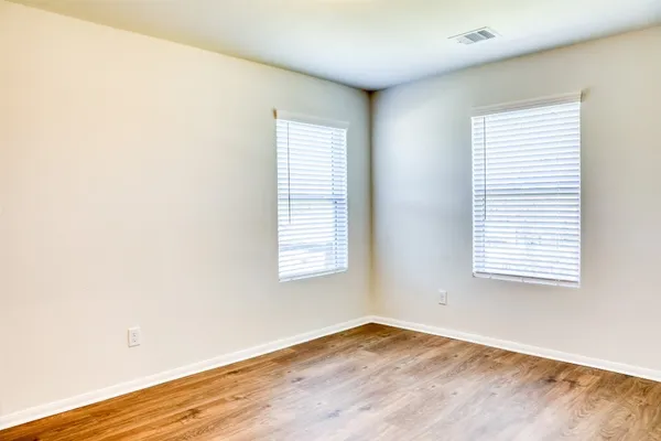 $2,799 | 410 Magnolia Street, Lake Jackson, TX 77566